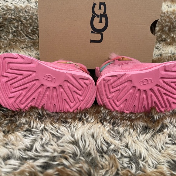 Girls toddler Uggs - Picture 4 of 8